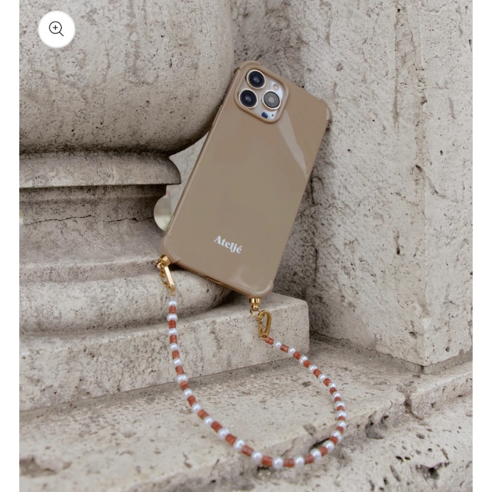 Ateljé Caramel recycled iPhone case - no cord (iPhone 15 Pro)